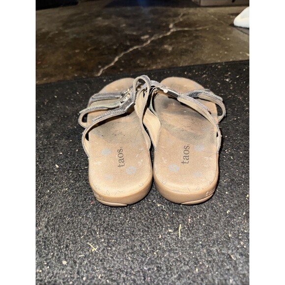 TAOS Prize Women’s 8 Pewter Silver Gray Sandals Leather Slip on Comfort Shoes - Picture 4 of 7